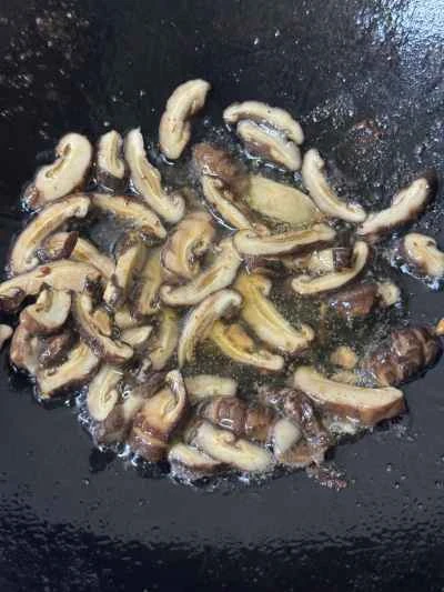 椎茸と干しエビの豚皮煮込みの作り方：5