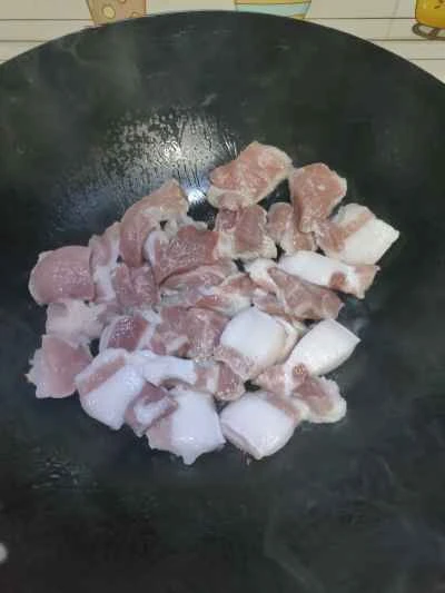 客家風ニンニク煮豚のレシピ手順：4