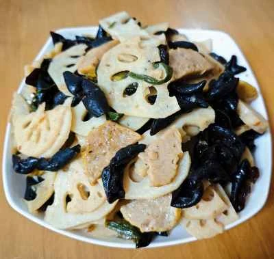 レンコンとキクラゲ、豚肉の細切り炒めのレシピ