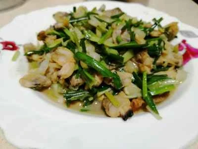 アサリと野生の玉ねぎの炒め物のレシピ