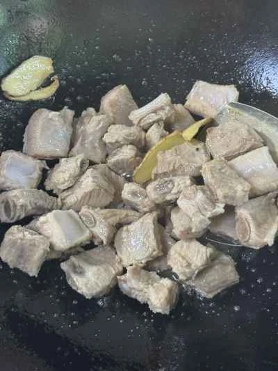 豚スペアリブとライスヌードルの煮込みの作り方：3