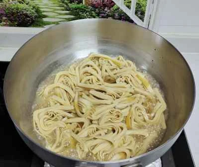 豚バラ肉と豆腐、セロリ炒めの作り方：2