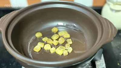 梅干しを使った豚バラ肉の煮込みの作り方：3