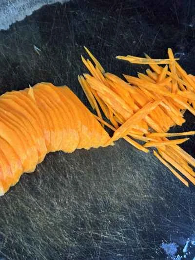 にんじんと卵の炒め物の作り方：1