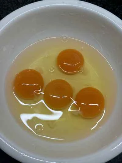 ハムとスクランブルエッグの作り方：2