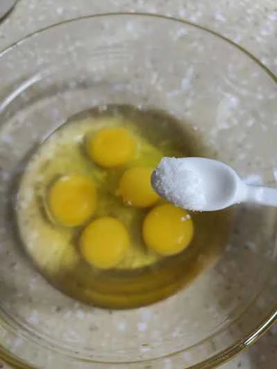 ニンニク入り目玉焼きの作り方：4