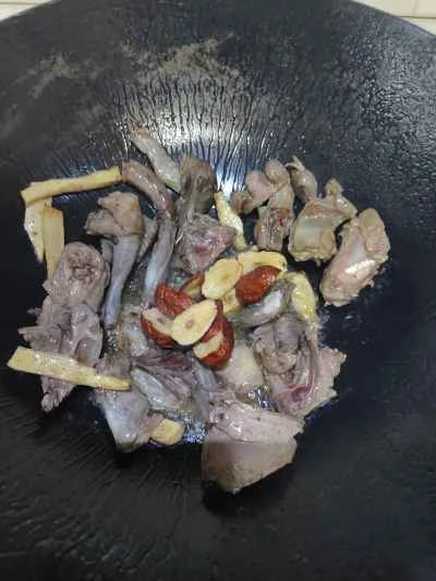 ヨモギと鳩のスープの作り方：7