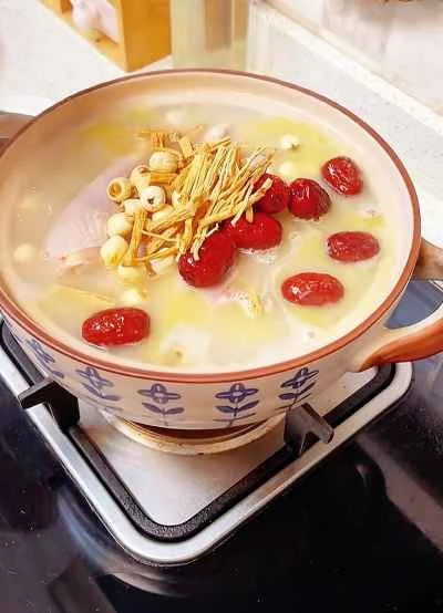 豚の胃袋とチキンのスープを作る手順：12