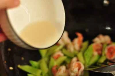 キュウリ、カシューナッツ、エビの作り方：9