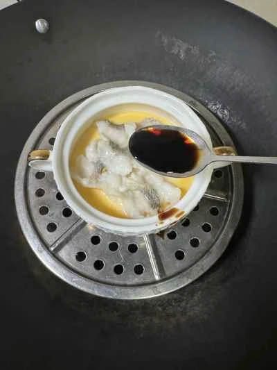 魚の切り身入り蒸し卵の作り方：15