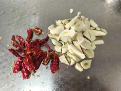 牛肉の煮込みと赤カラシナの炒め物の作り方：4