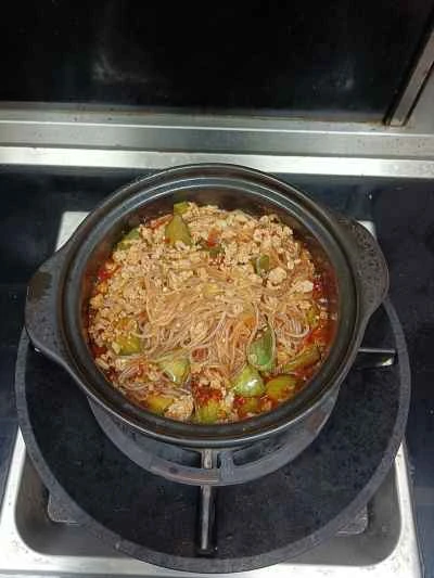 ひき肉、春雨、ナスのキャセロールのレシピ