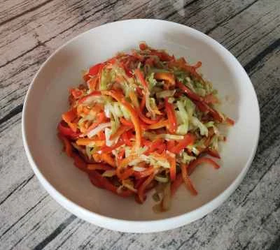 赤唐辛子とキャベツの炒め物のレシピ