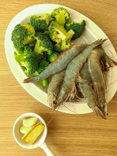 エビとブロッコリーの炒め物の作り方：1