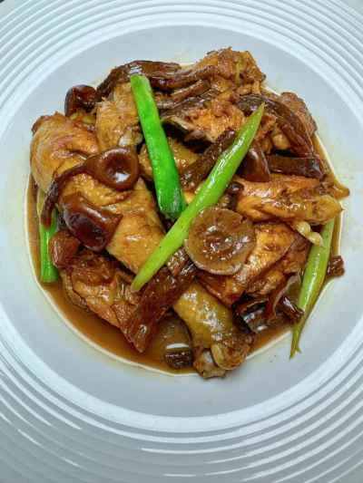 鹿角茸と鶏肉の煮込みのレシピ