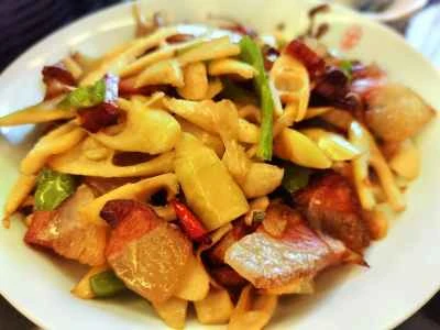 新鮮なタケノコ入り豚肉炒めの作り方：7