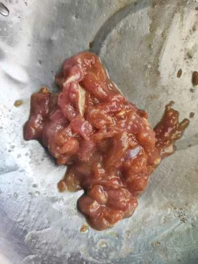 細切り豚肉とクワイの炒め物の作り方：3