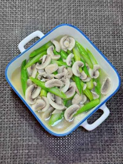 アスパラガスとキノコの炒め物の作り方：14