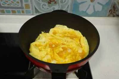 トマト入りスクランブルエッグの作り方：4