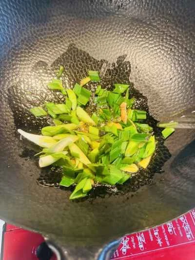 豚レバーと唐辛子とニンニクの芽の炒め物の作り方：4