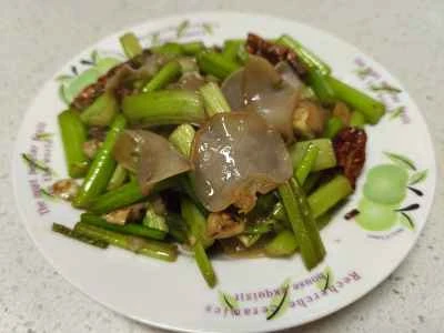 白キクラゲとセロリの炒め物の作り方：5