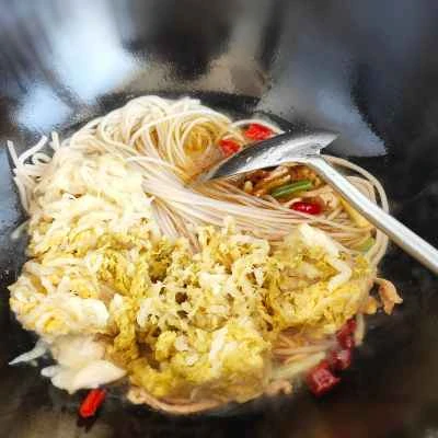 漬物キャベツ入りライスヌードル炒めの作り方：5