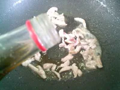 豚肉、豆腐皮、インゲンの炒め物の作り方：5