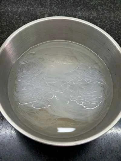 ニンニクと春雨入り蒸し魚の切り身の作り方：1