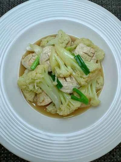 カリフラワーとミートボールの炒め物の作り方：12