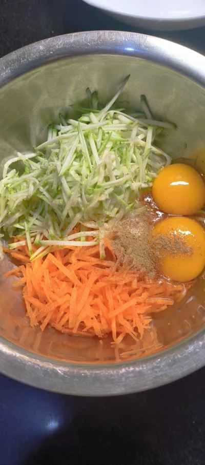 野菜とエビの濃厚オムレツの作り方：2