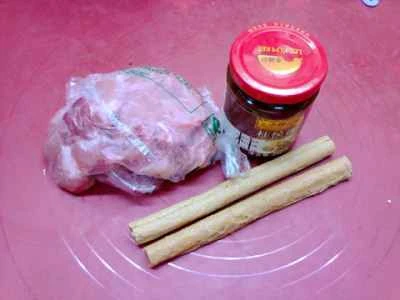 ニンジンと豆腐スティック入り豚スペアリブの煮込みの作り方：1