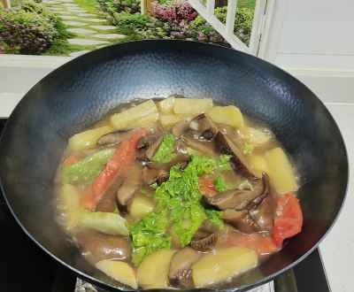 きのこ、トマト、ポテトのシチューの作り方:3