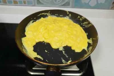 エビとミルクのスクランブルエッグの作り方：6