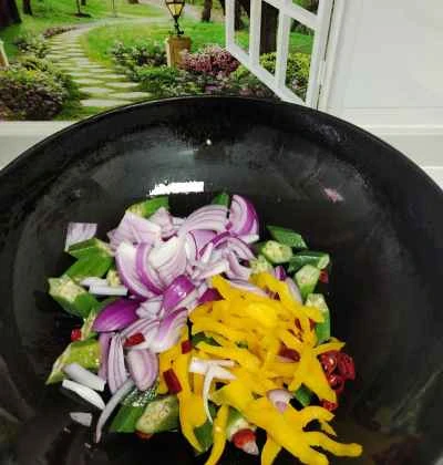 旬の野菜炒めの手順：3