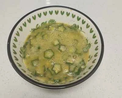 オクラとスクランブルエッグの作り方：3