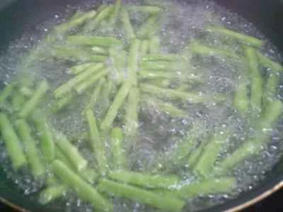 黒キクラゲ、水タケノコ、インゲンの炒め物の作り方：6