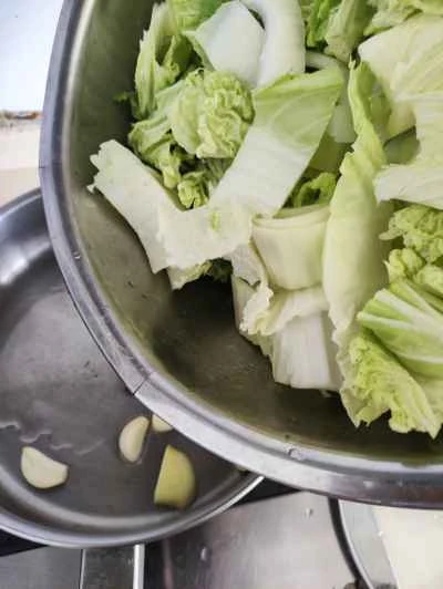 固めの豆腐とキャベツの煮込みの作り方:5