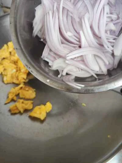 タロイモと春雨の卵と玉ねぎ炒めの作り方：5