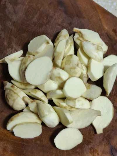 塩漬け豚肉とタロイモの炒め物の作り方：3