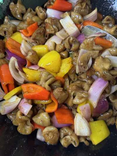 乾鍋で煮込んだ豚腸の作り方：11