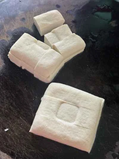 キャベツと豆腐のピクルスで煮込んだ黄ナマズの作り方：2