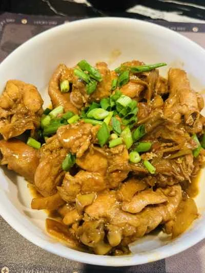 鶏肉の生姜とネギ煮込みのレシピ