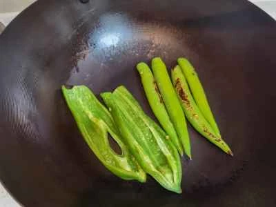 ローストチリと保存卵の作り方：3