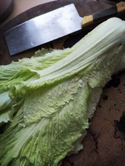 中華ソーセージとキャベツの炒め物の作り方：1