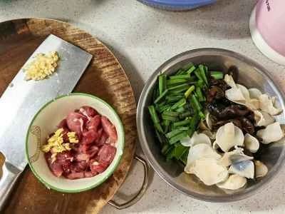 豚肉の白キクラゲ炒めの作り方：1