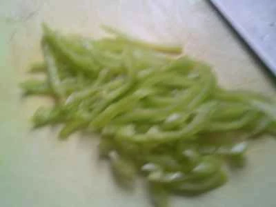 緑豆もやしとピーマンとランチョンミートの炒め物の作り方：2