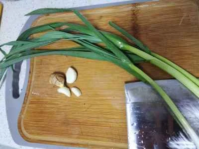 カポックの花と​​豚肉の煮込み炒めの作り方：9