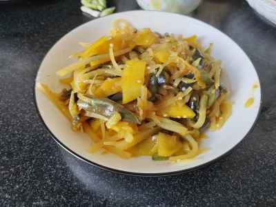 千切りジャガイモ、ナス、マンゴーの炒め物の作り方:5