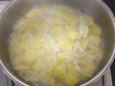 心温まる和風ポテトシチューの作り方：7