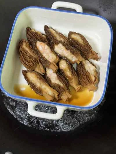 アミガサタケを詰めたエビペーストの作り方：6